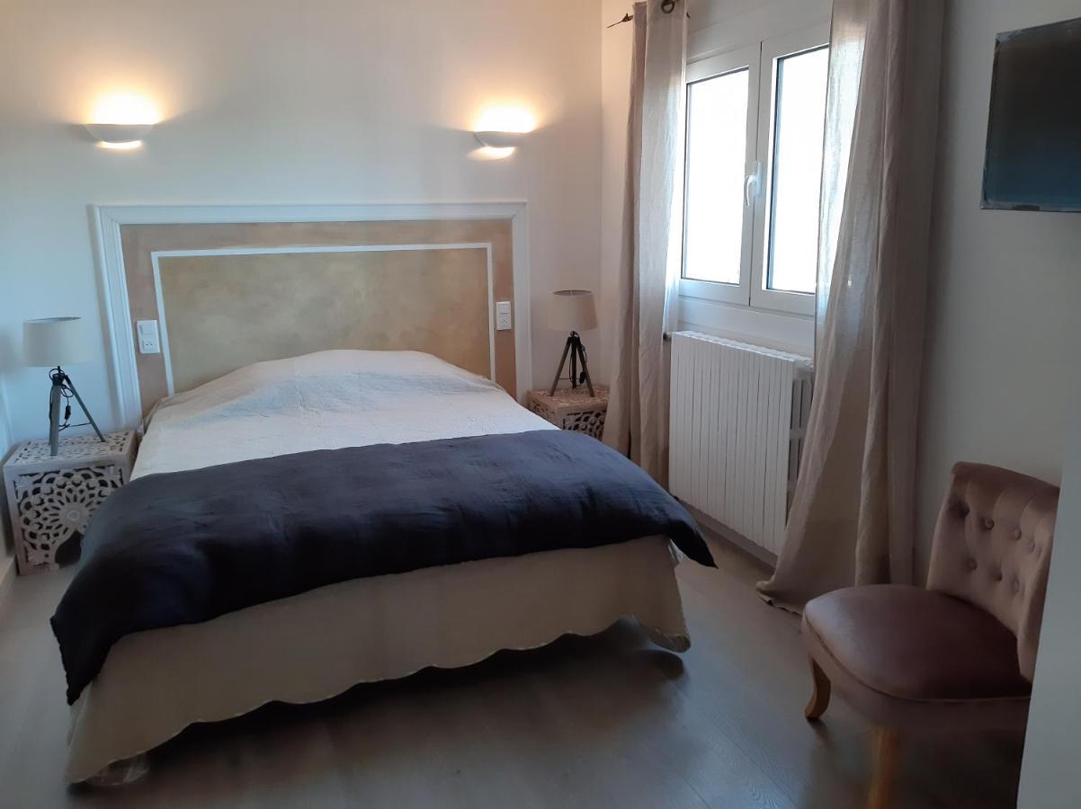 カルヴィ Casa Ottobre Blu Bed & Breakfast エクステリア 写真